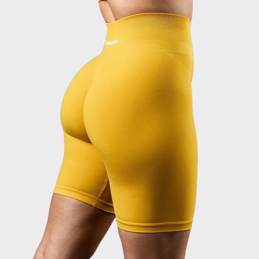 Alphalete Amplify Mustard Yellow Seamless Scrunch Butt Biker Shorts Size Small